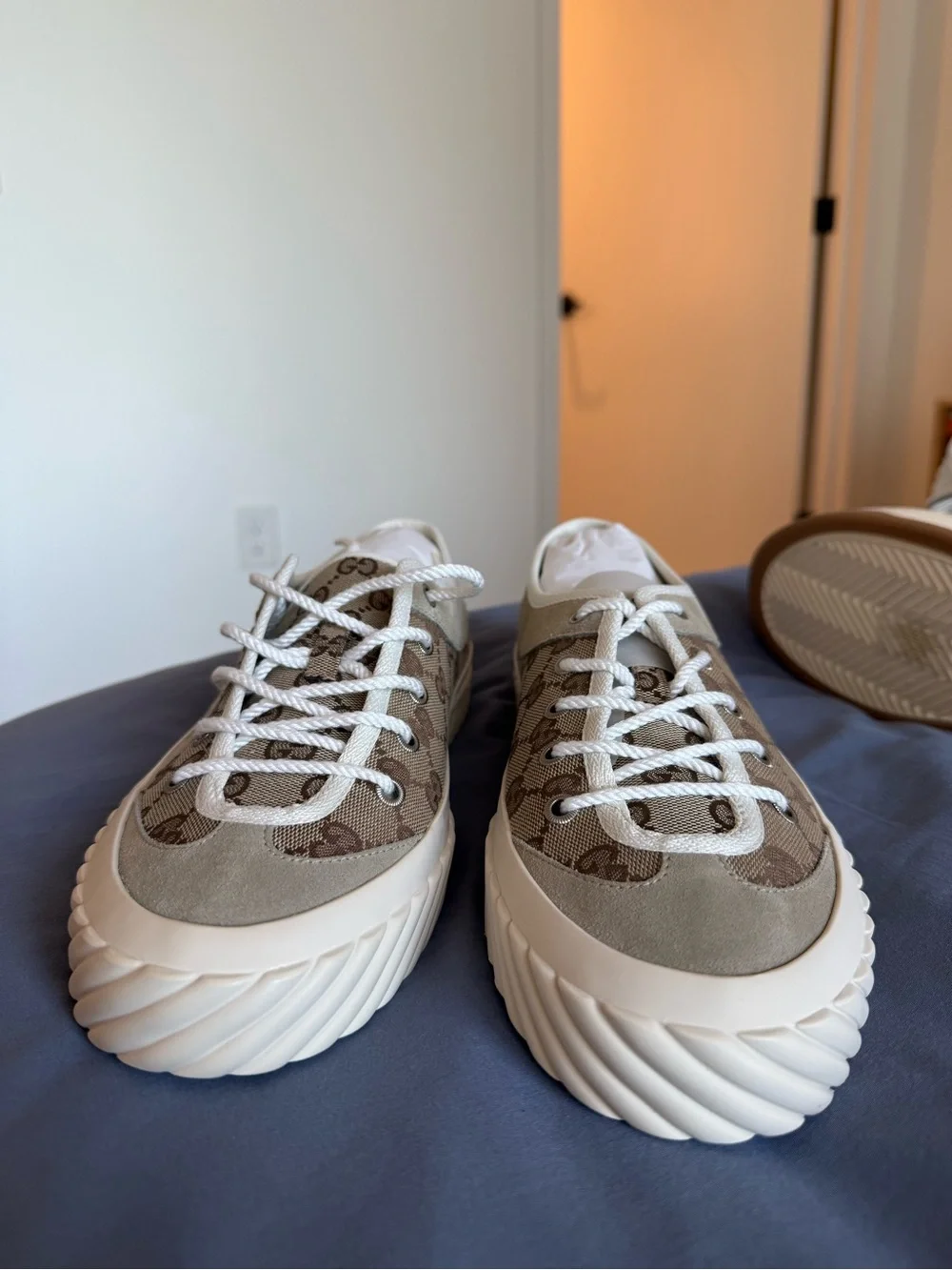 Gucci Tortuga Low-Top Sneaker (SKU: 738992-FABQA-9796)